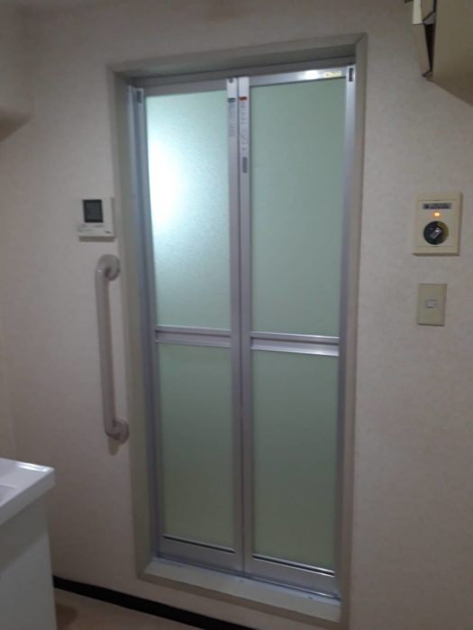 お風呂のドアがあっという間にきれいになる リフォーム浴室ドア スタッフブログ まどあかり